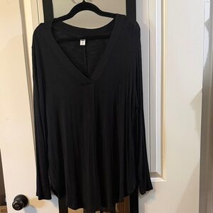 Old Navy Black Long Sleeve V-Neck Top